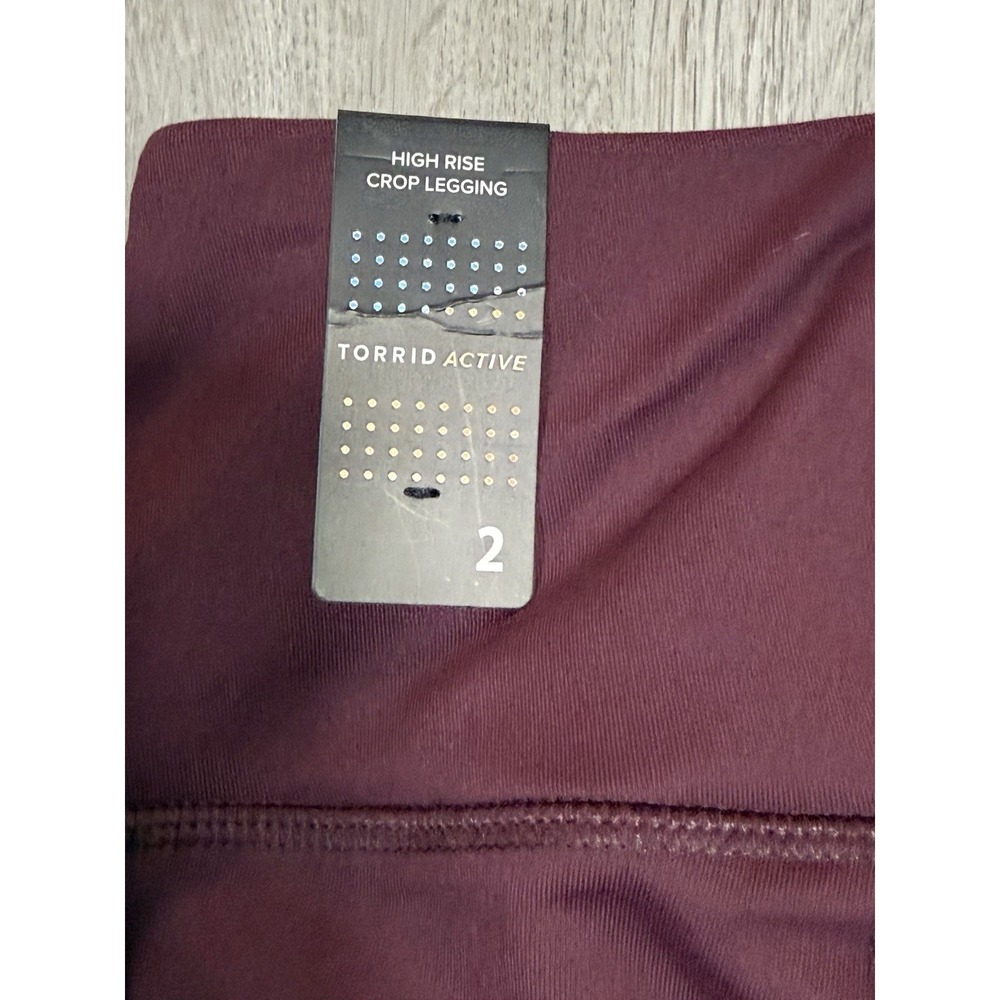 Torrid Active High Rise Crop Leggings Women's Size 2 Burgundy Stretch NWT - Picture 11 of 12